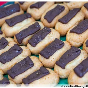Mini Chocolate Éclair