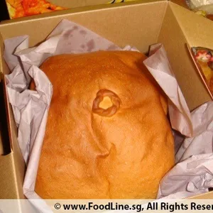 1x Golden Pillow Curry Chicken Bun @$14.8