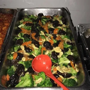 Broccoli w/ Mushroom • 双菇兰花(Chef's Recommended)