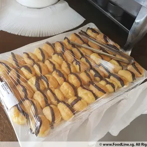 Mini Chocolate Éclair