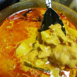 Ayam Lemak Chilli Kering with Potatoes (Served with Baguette)
