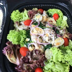 Marble Potato Salad (V) <i> with spinach and mustard mayo</i>