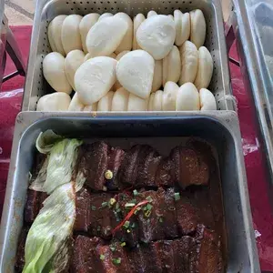 扣肉包 Chinese Bun w/ Stewed Pork