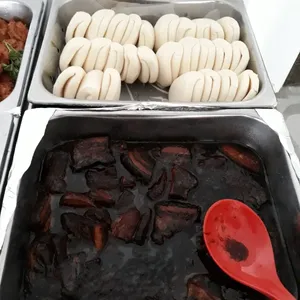 扣肉馒头 Braise Pork w/ Bun