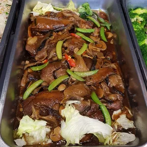香菇烩扒鸭 Braised Duck w/ Mushroom