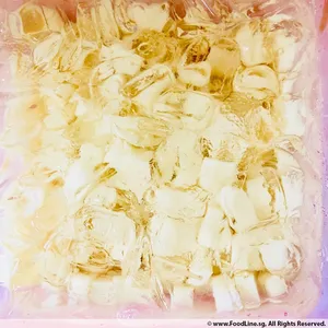 龙眼杏仁豆腐 Almond Jelly Longan