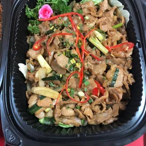 姜葱炒肉片 Sliced Pork w/ Ginger & Spring Onion