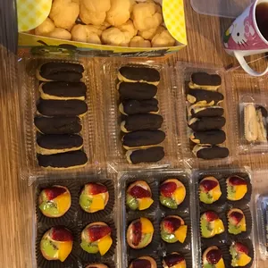 20x Mini Chocolate Éclair @$0.9