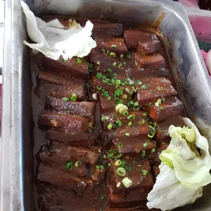 扣肉包 Chinese Bun w/ Stewed Pork