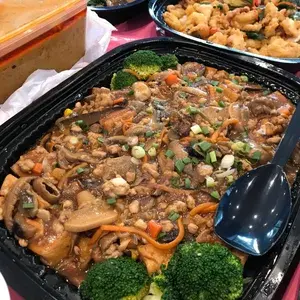 香菇肉酱扒豆腐	          Beancurd In Brown Sauce