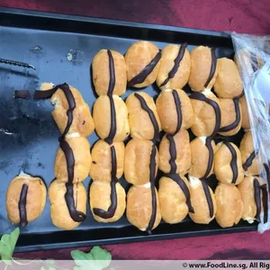 Mini Chocolate Éclair