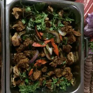 黑椒鸡丁 Chicken w/ Black Pepper
