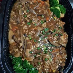 香菇肉酱扒豆腐	          Beancurd In Brown Sauce