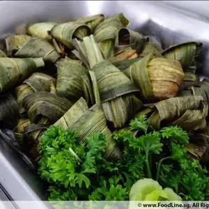 班兰鸡 Pandan Chicken