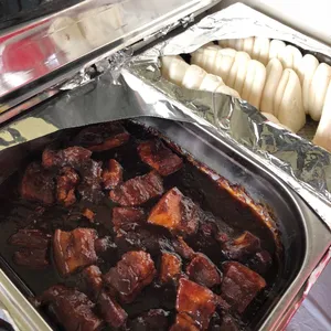 Braised Pork w/ Bun • 扣肉包(Chef's Recommended)