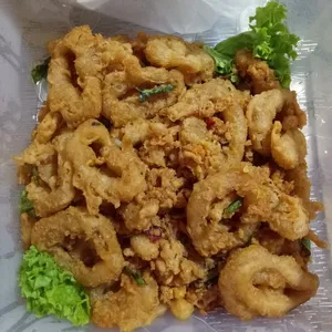 Golden Sotong 咸蛋苏东