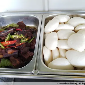 Yeh’s homemade bun with stewed meat 夜招牌扣肉包