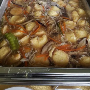Silken tofu topped golden Enoki mushroom 金针菇豆腐