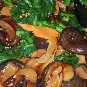 香菇芥兰 Kailan w/Mushrooms