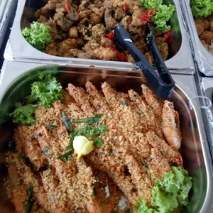 Salted Egg Chicken • 咸蛋鸡(Chef's Recommended)