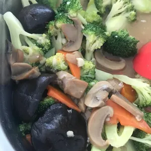 Broccoli w/ Mushroom • 双菇兰花(Chef's Recommended)