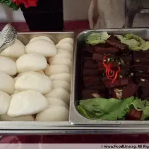 扣肉包 Chinese Bun w/ Stewed Pork
