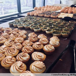 Mini Lemon Curd Tart (V) <i>with torched italian meringue</i>