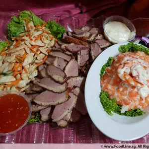 Assorted Cold Cut Combination 锦绣中西拼 (沙律鲜虾片, 生捞贵妃贝, 黑椒烟熏鸭片)<br>