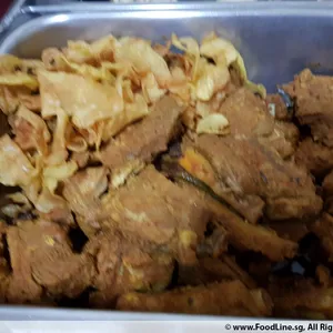 Fried Curry Pork Ribs with Potatoes Chip 薯片咖喱排骨