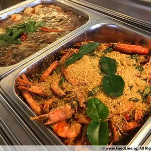 Oatmeal honey prawn 麦片蜜汁虾