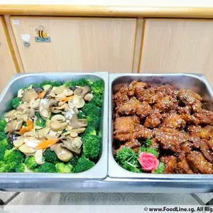蜜汁排骨 Pork Ribs w/ Honey Sauce