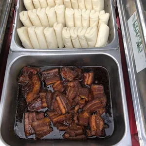 扣肉馒头 Braise Pork w/ Bun