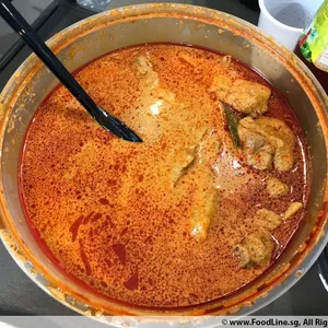 Curry Chicken •咖哩鸡肉 (Chef's Recommendation)