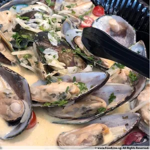 Poached Fresh Mussels in fennel and dill onion broth