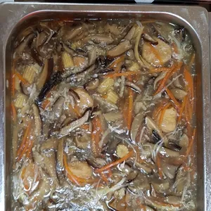 Silken tofu topped golden Enoki mushroom 金针菇豆腐
