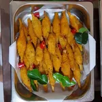 Vietnamese sugarcane prawn, sweet Thai dips 越南式甘蔗虾，泰式酱