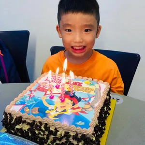 1x JAKE BIRTHDAY @$58.9 (Size : 8 Inch (12-18 pax)) (Flavours : Chocolate) (Eggless : No) (Big Candles : 1) (Small Candles : 7)