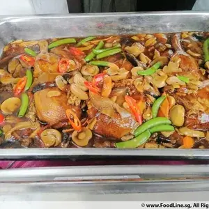 香菇甜豆焖鸭 Braised Duck w/Mushroom