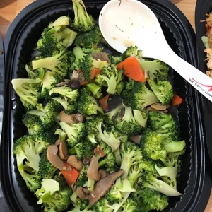 Fortune Sauteed Broccoli with Mushroom