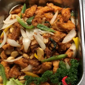 蒜香三杯炒鱼片 Sliced Fish w/ Mamil Sauce (NEW)