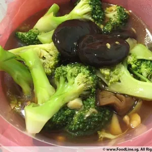 Mushrooms with Broccoli