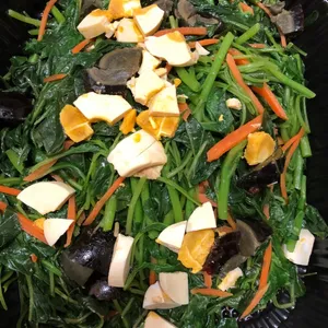 Baby Spinach with Trio Egg
