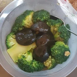 Mushrooms with Broccoli