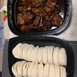 扣肉馒头 Braise Pork w/ Bun