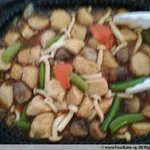 红烧蛋豆腐配双菇 Braised Egg Beancurd with Assorted Mushroom