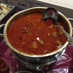 SIGNATURE CURRY CHICKEN 招牌咖哩鸡 + $10 FOR EXTRA 10 PAX