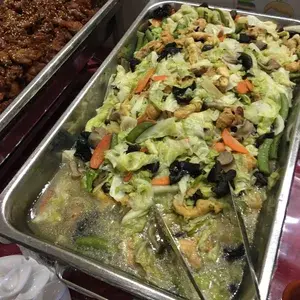 CABBAGE W/ ASSORTED MUSHROOM 香炒素根包菜