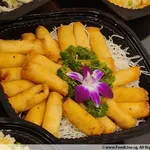Vegetarian Spring Roll with Sweet Sauce