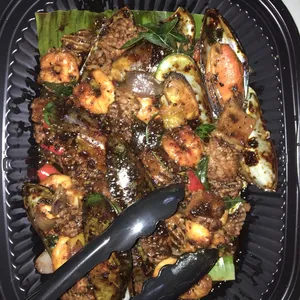 Stir-fried Black Pepper Seafood <i>squid, shrimp and mussel</i>