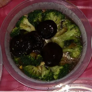 Mushrooms with Broccoli